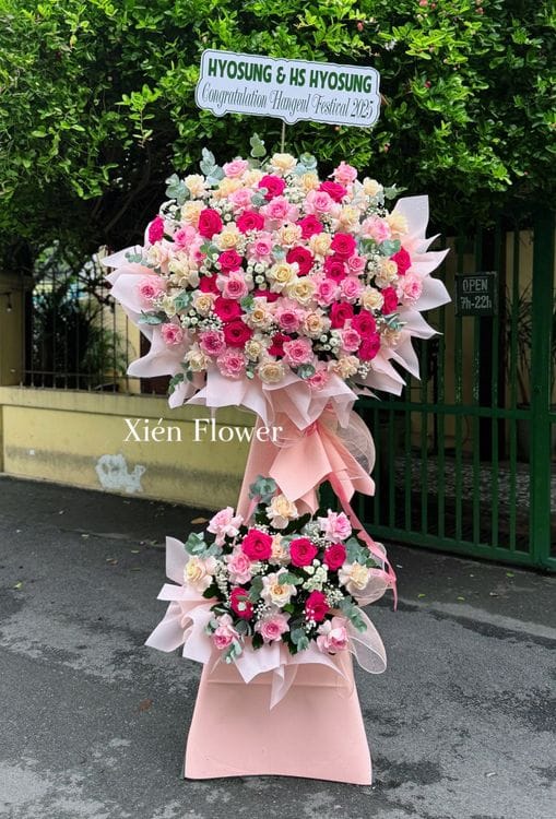Cách chọn kệ hoa khai trương đẹp, hợp không gian