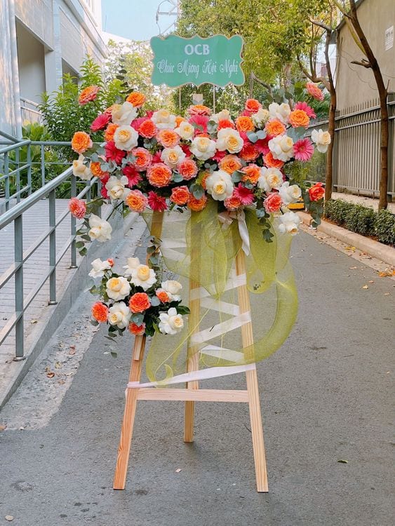 Kệ Hoa Chúc Mừng Hân Hoan — Kệ Hoa Chúc Mừng