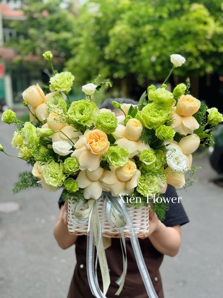 Giỏ Hoa Vút Cao — Giỏ Hoa