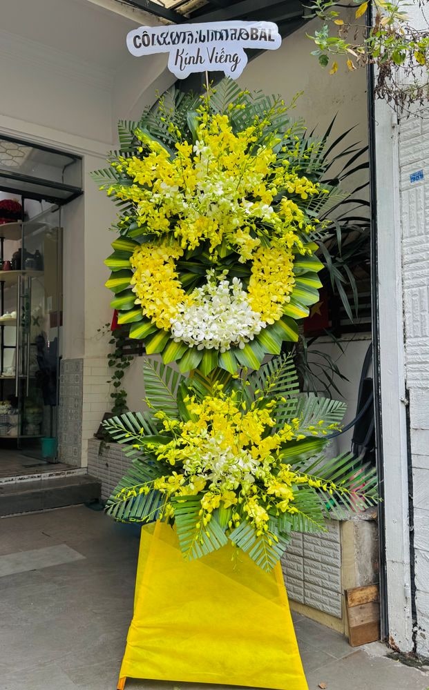 Kệ Hoa Viếng Miền Cực Lạc — Hoa Chia Buồn
