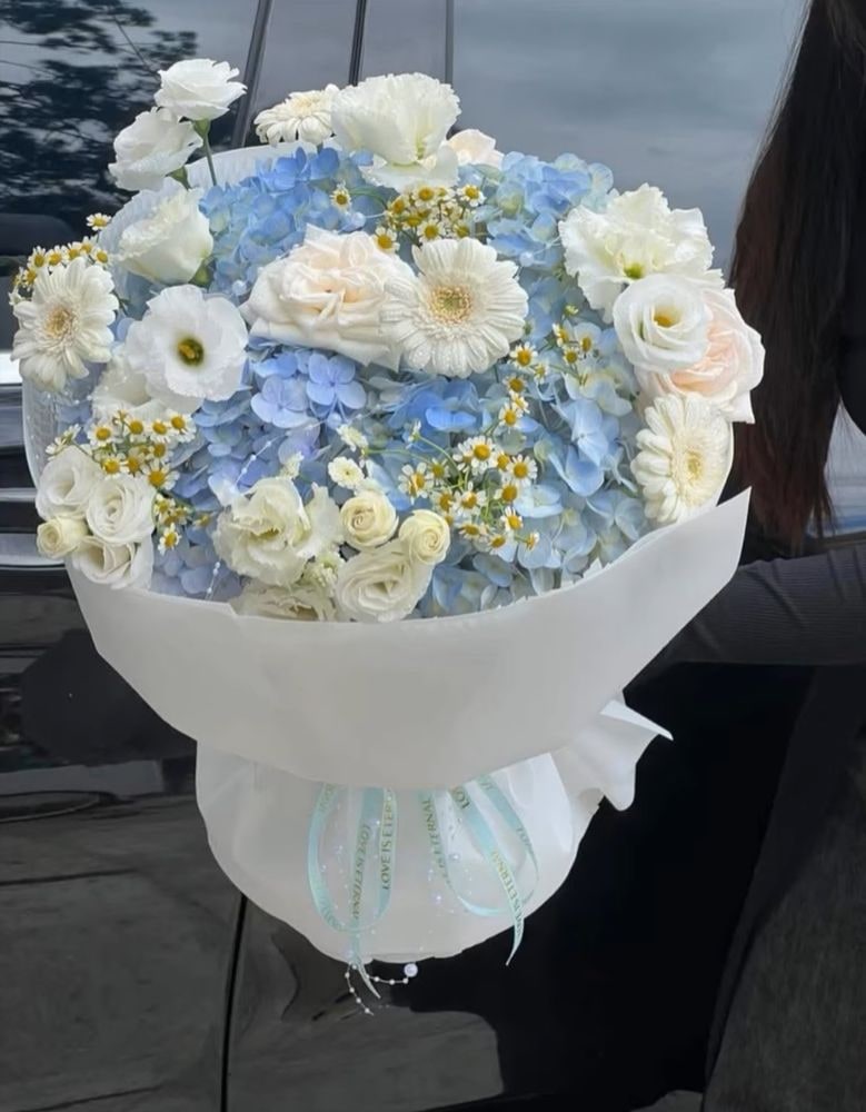 Bó Hoa Hòa Quyện Xanh — Hoa Bó