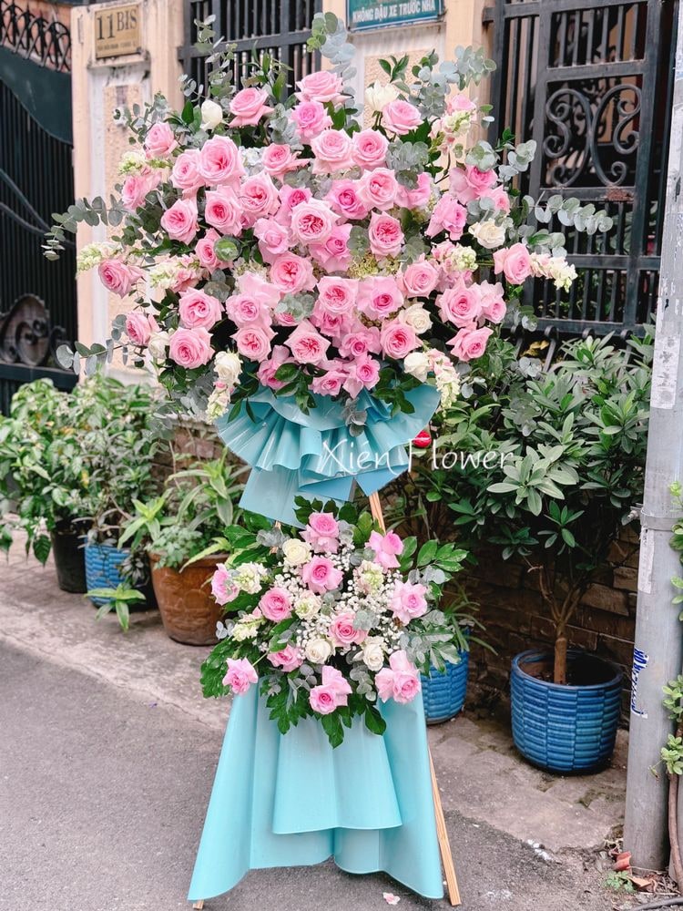 Kệ Hoa Chúc Mừng Khởi Đầu Mới — Kệ Hoa Chúc Mừng