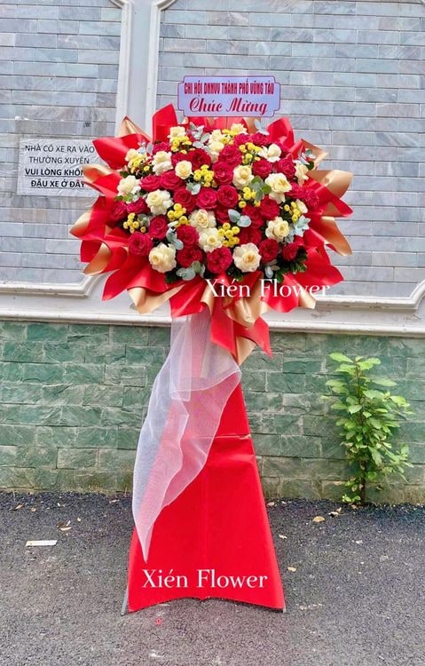 Kệ Hoa Chúc Mừng Vững Bền — Kệ Hoa Chúc Mừng
